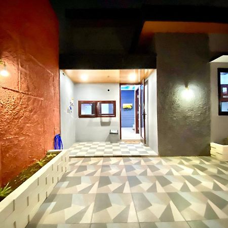 Good Feeling Ketapang Harbour Hostel Exterior foto