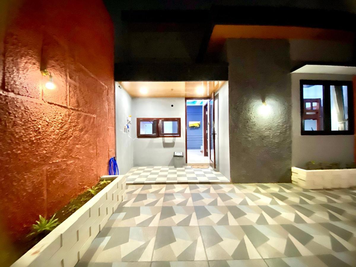 Good Feeling Ketapang Harbour Hostel Exterior foto