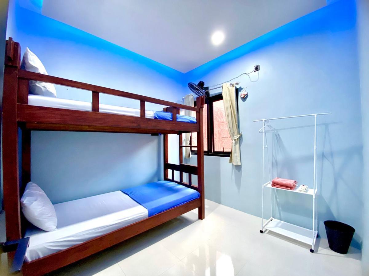 Good Feeling Ketapang Harbour Hostel Exterior foto