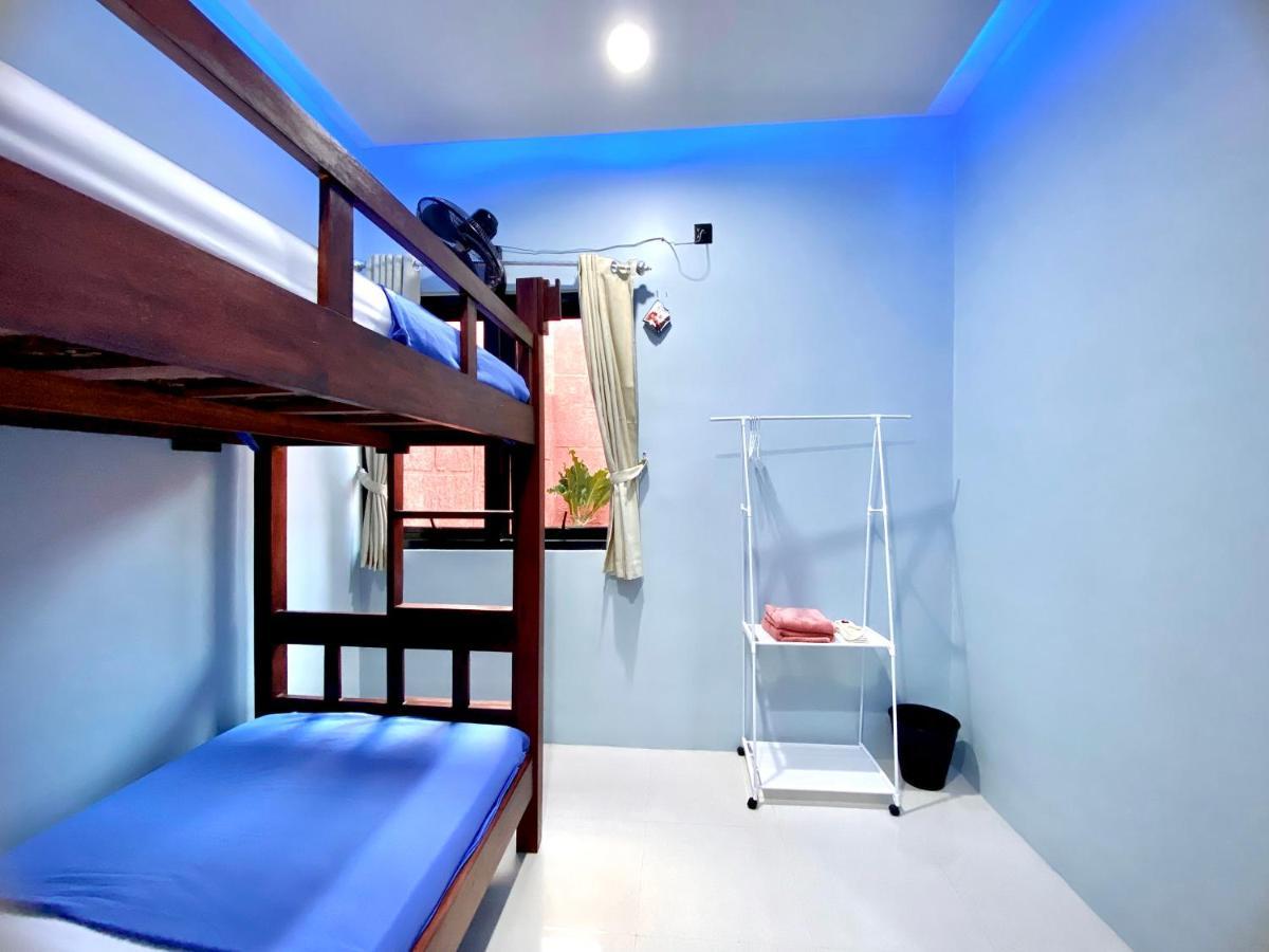 Good Feeling Ketapang Harbour Hostel Exterior foto