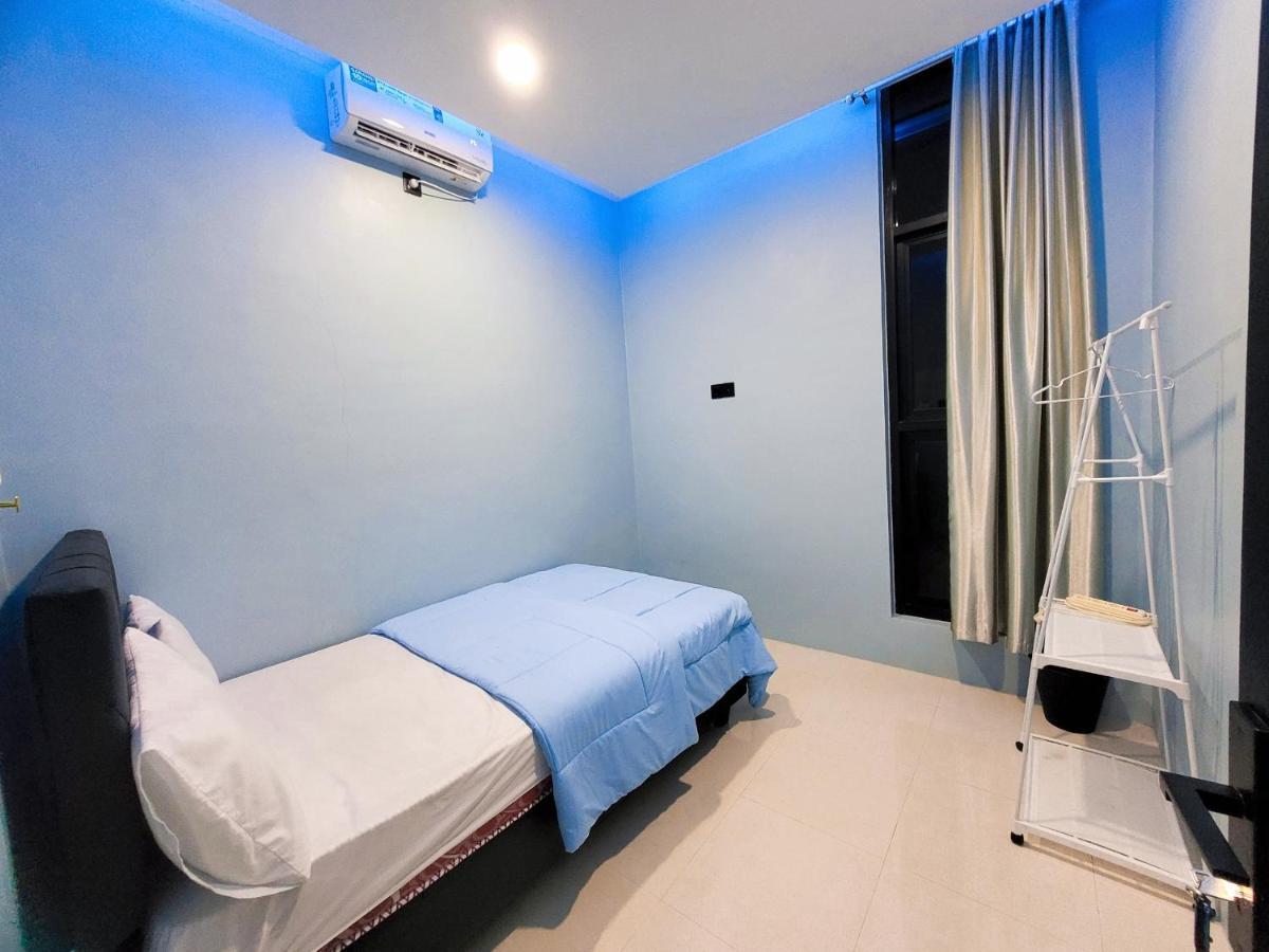Good Feeling Ketapang Harbour Hostel Exterior foto
